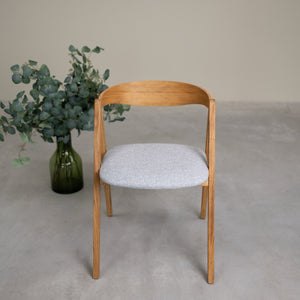 Conjunto de 2 ou 4 cadeiras de jantar Oscar em carvalho maciço, estofadas | VESKOR