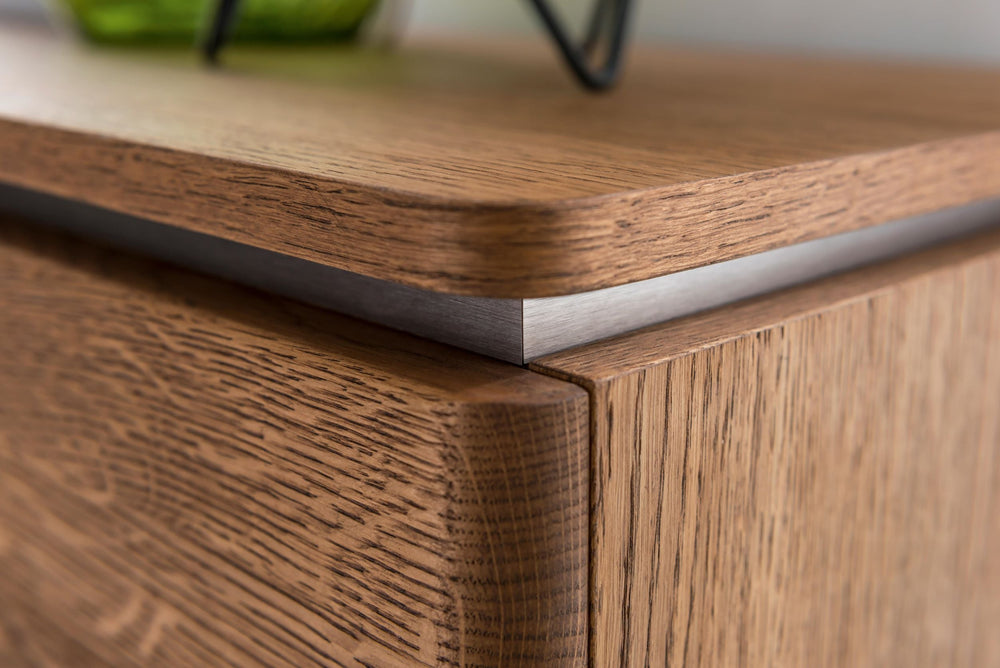 NordicStory Cómoda ou suporte de TV em carvalho maciço com um desenho nórdico rústico escandinavo 