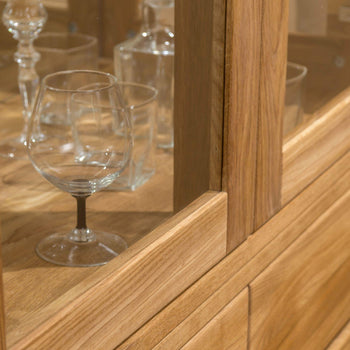 NordicStory Nordic Natural Oak Natural Oak Solid Wood Glass Armário de exposição com vidro Nordic Scandinavian 