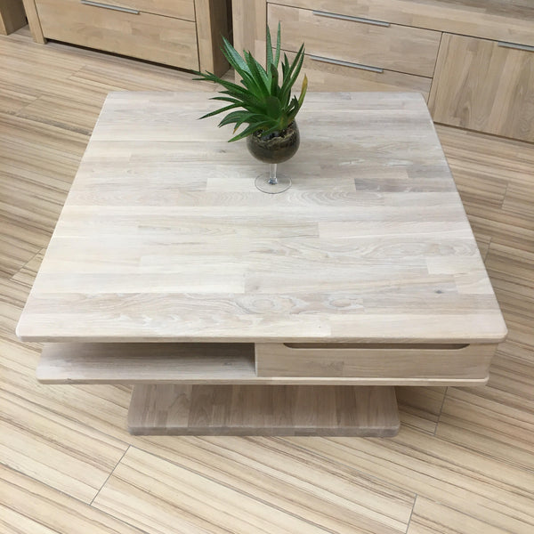Mesa de centro em carvalho maciço Kvadro, 85 x 85 x 50 cm | NordicStory